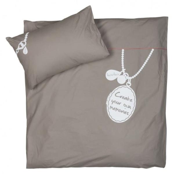 Koeka dekbedovertrek met kussensloop ledikant (100x135cm) medaillon - soft taupe/white/pink