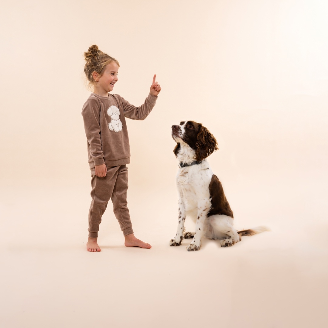 Charlie Choe Meisjes Velours Set Bruin Hondje - Afbeelding 2